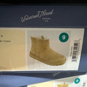 Universal Thread Cozy Tan Boots